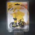 Cycliste Maillot Jaune LCL Vainqueur du Tour de France 2023 - Echelle 1/18