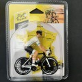 Cycliste du Tour de France 2022 - Echelle 1/18 - Maillot Jaune LCL